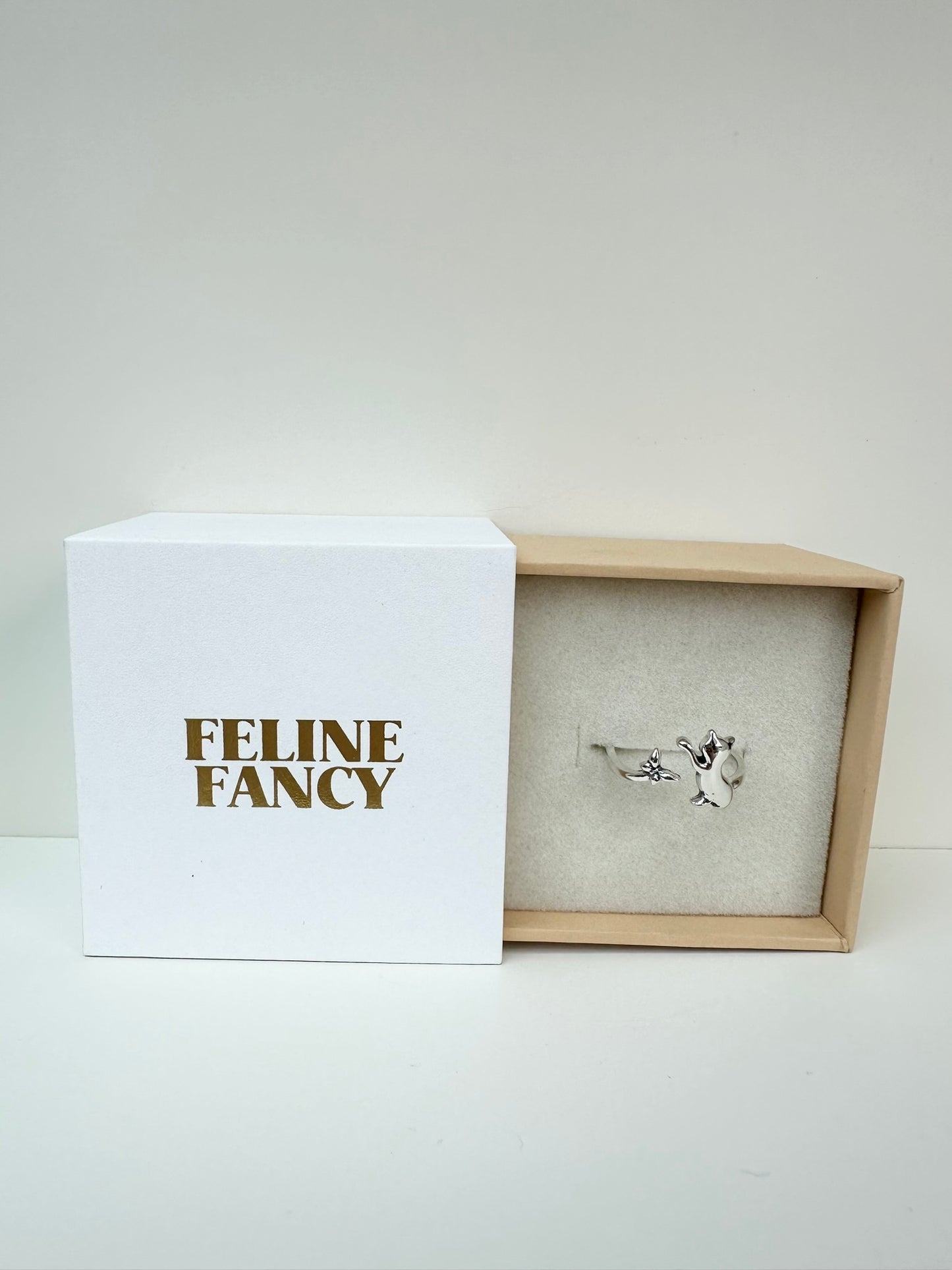 Feline Fancy Flutter Cat Ring